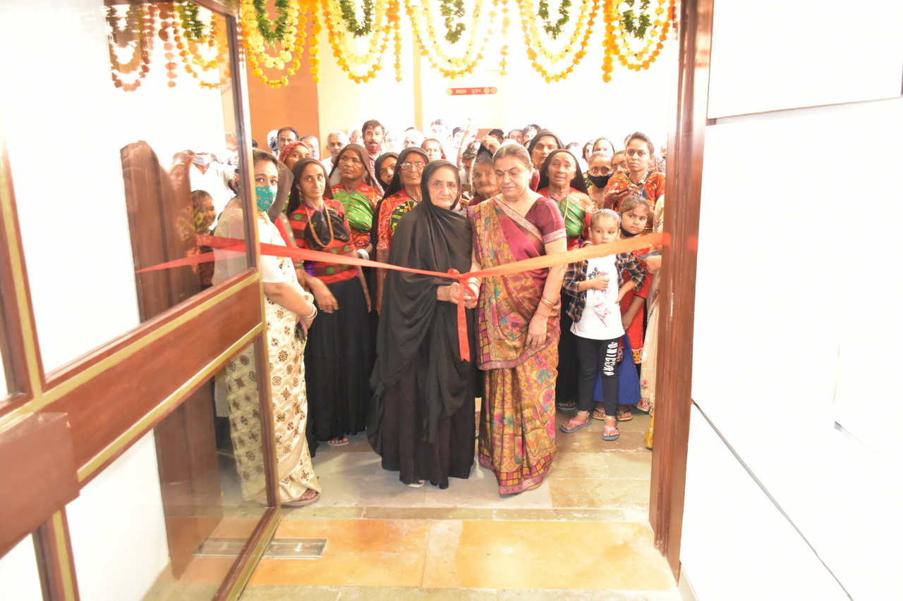 Inauguration of New gallery UNDER THE EMBROIDERED SKY – slide 7