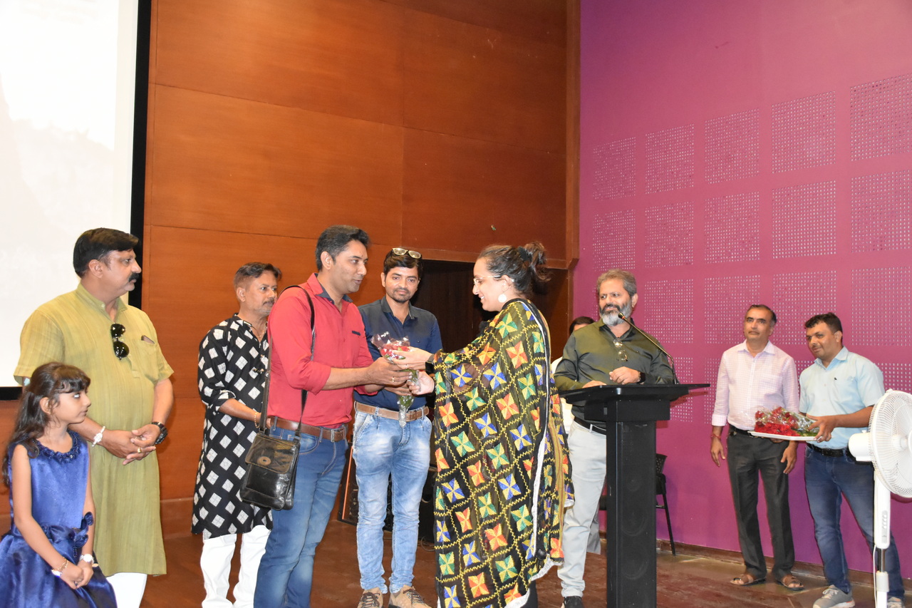 RAAKH Movie Screening – slide 6