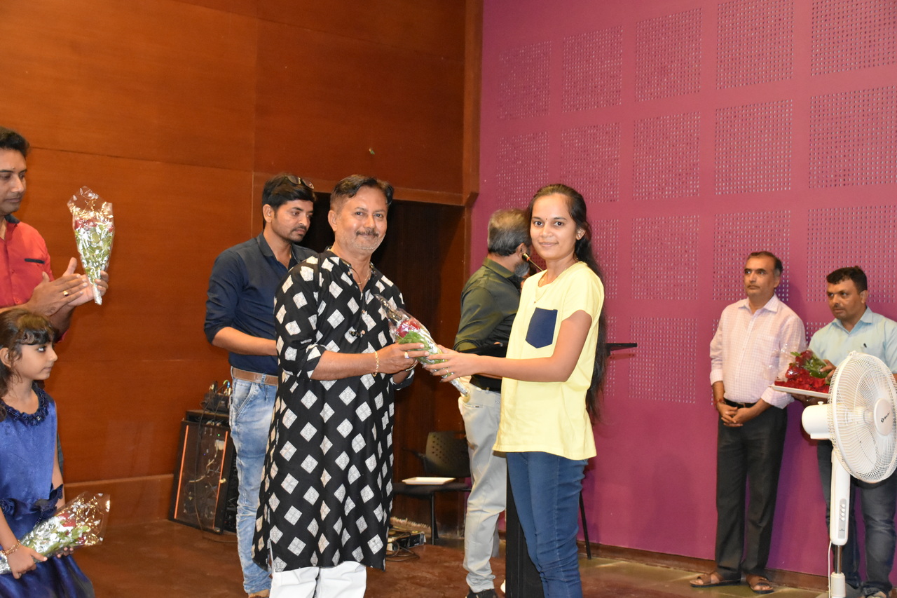 RAAKH Movie Screening – slide 8