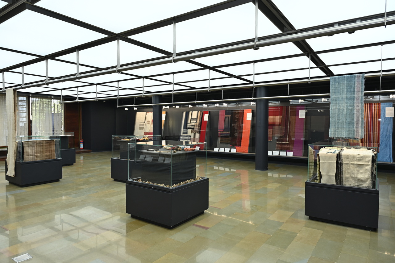 Tradition and Innovation - The journey in the craft of weaving of Vishram Valji and his family Show Inauguration – slide 9