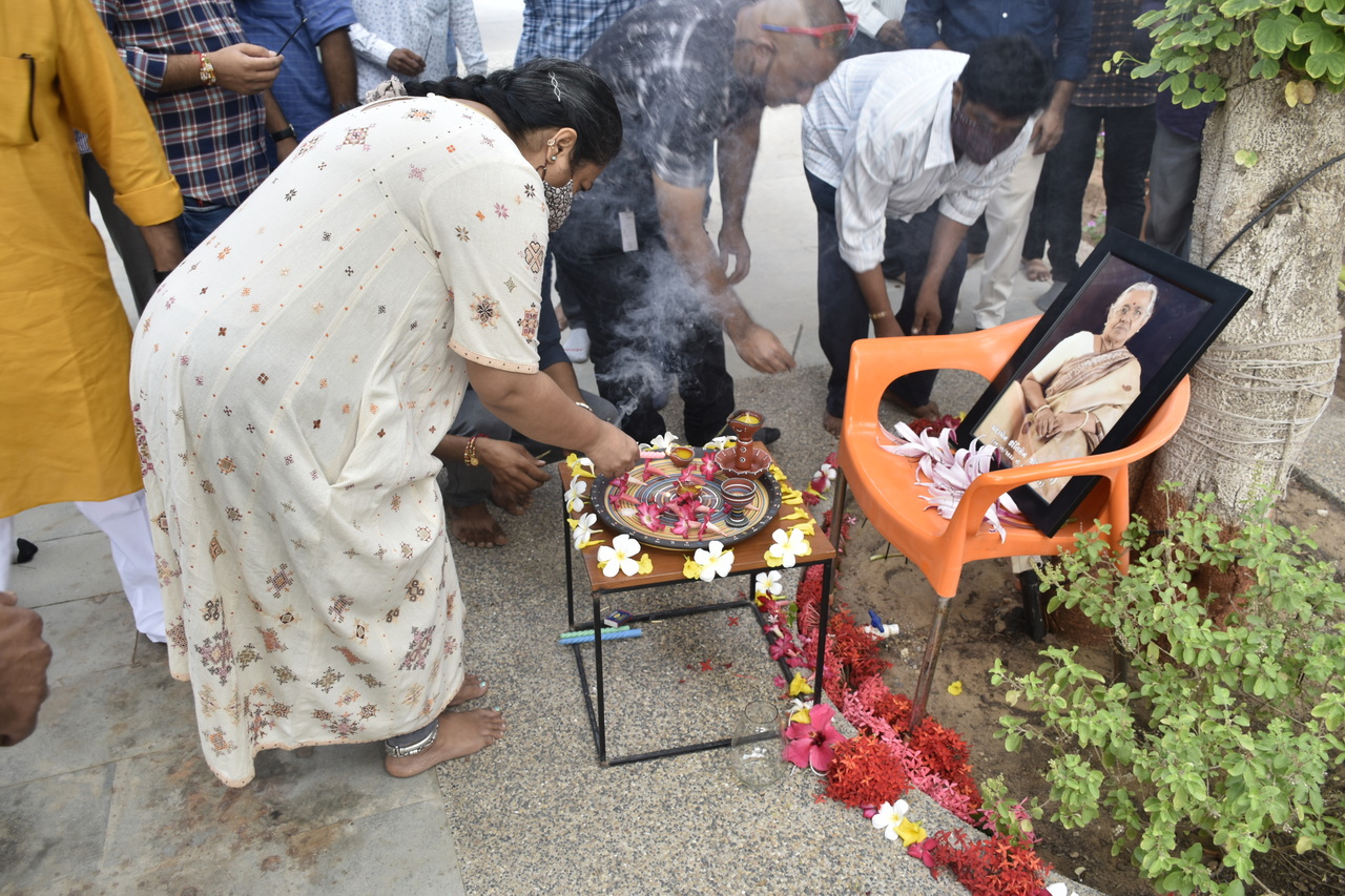 Late Chandaben Shroff - KAKI's Fifth Punyatithi – slide 1