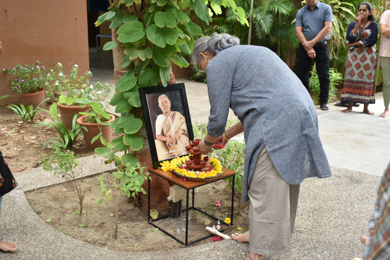 Late Chandaben Shroff - KAKI's Sixth Punyatithi – slide 1