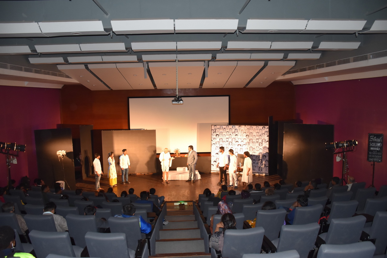 DRAMA : M. K. GANDHI HAJIR HO – slide 3