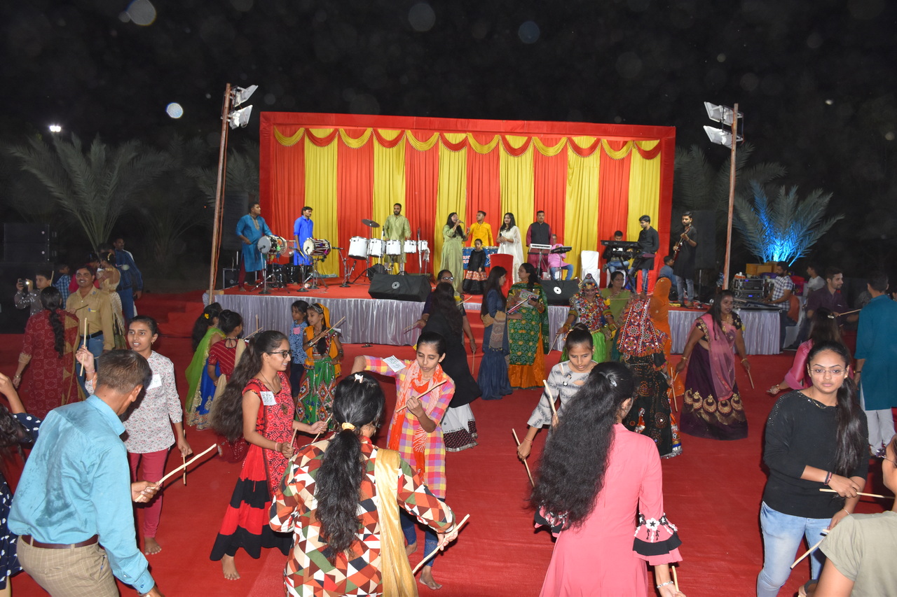 Navratri Mahotsav 2019 – slide 1