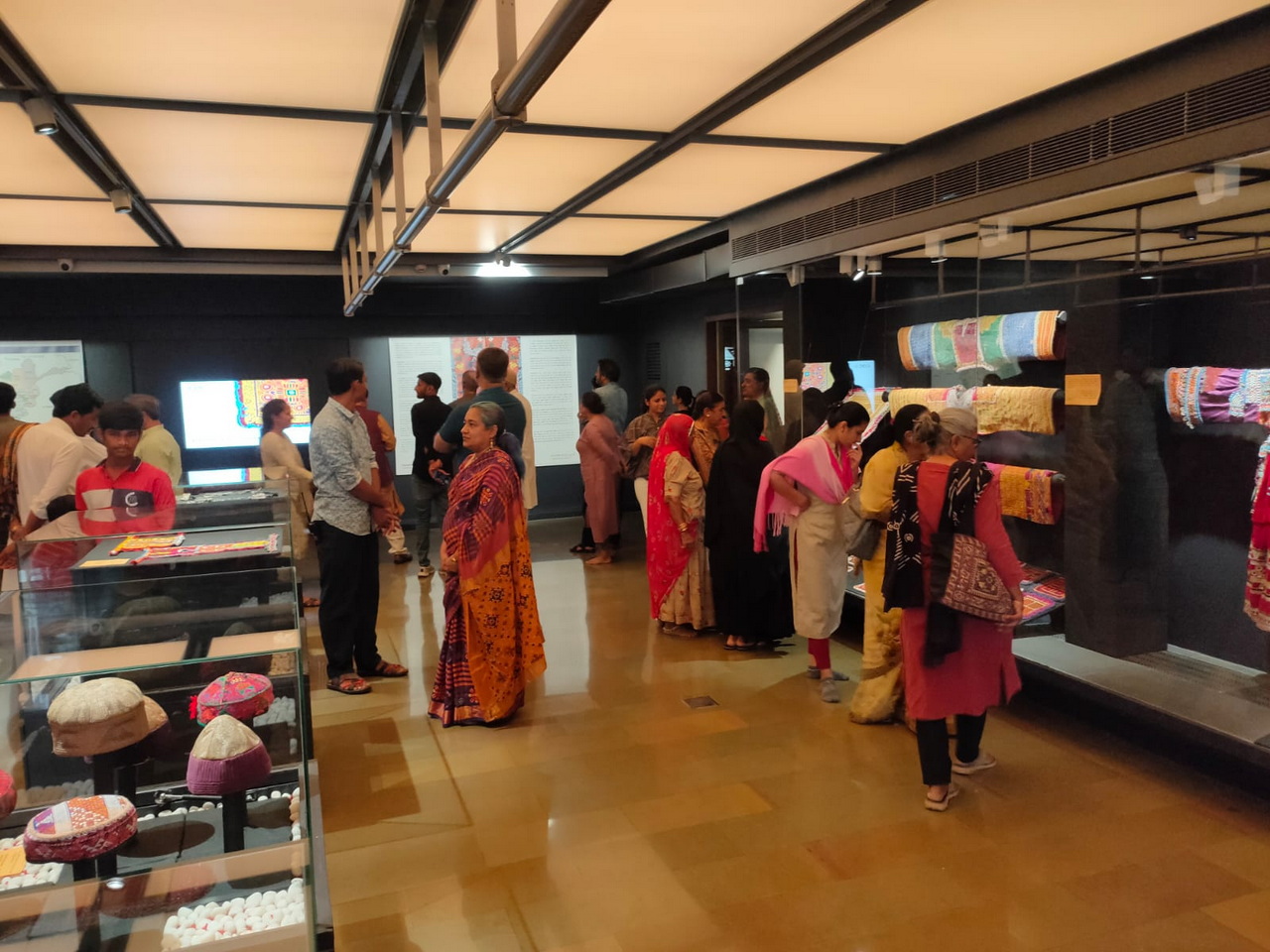 Dastaan E Gul-Duzee : Embroideries of Afghanistan Show Inauguration – slide 4